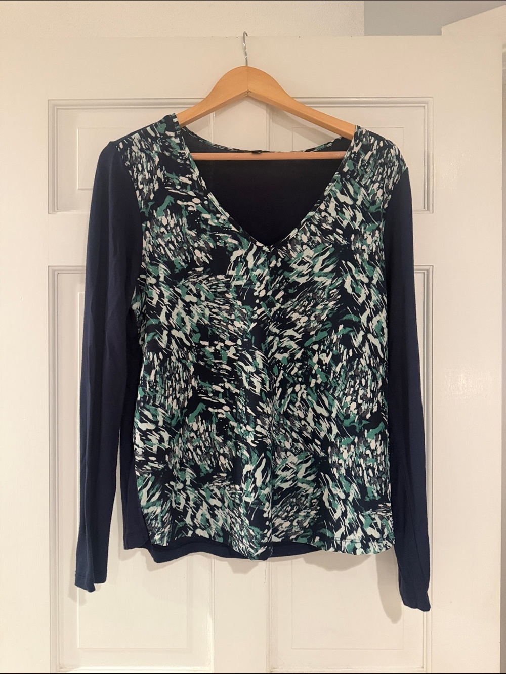 Banana Republic Navy and Teal Abstract V-Neck Long Sleeve Blouse